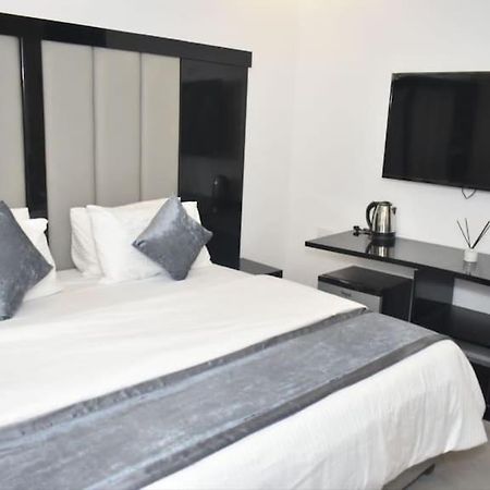 Jada Hotel And Suits ลากอส ภายนอก รูปภาพ