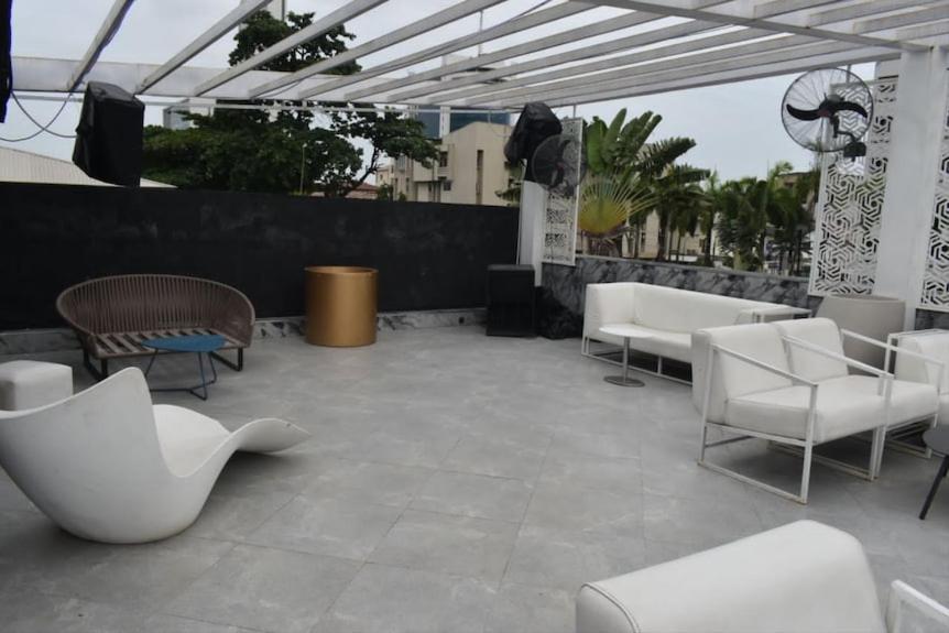 Jada Hotel And Suits ลากอส ภายนอก รูปภาพ