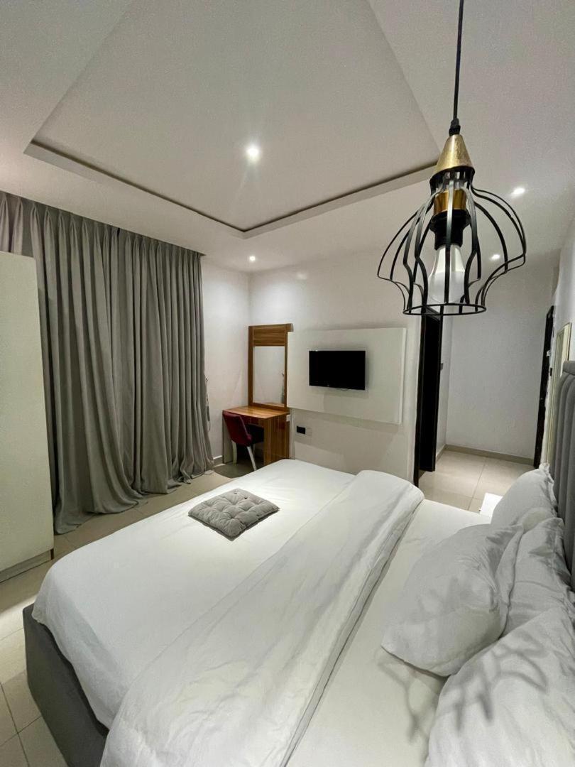 Jada Hotel And Suits ลากอส ภายนอก รูปภาพ
